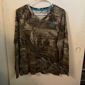 Real tree long sleeve camo shirt
